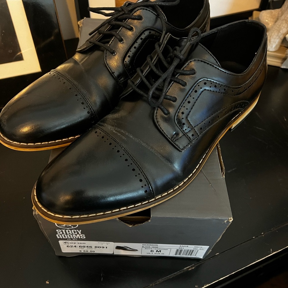 Stacy Adams Boys dress shoes, size 6 M